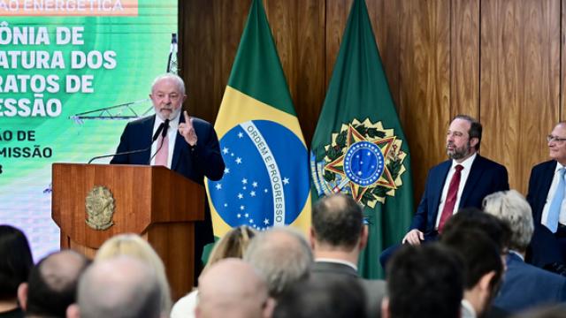 Mesmo com subsídios, EUA não conseguirá competir com Brasil na transição energética, afirma Lula